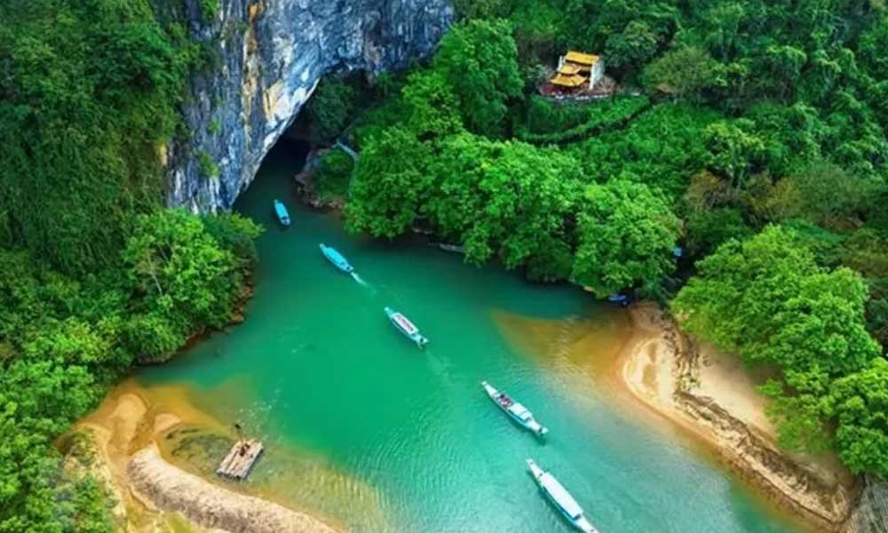 Quang Binh's national park, caves highlighted by Lonely Planet